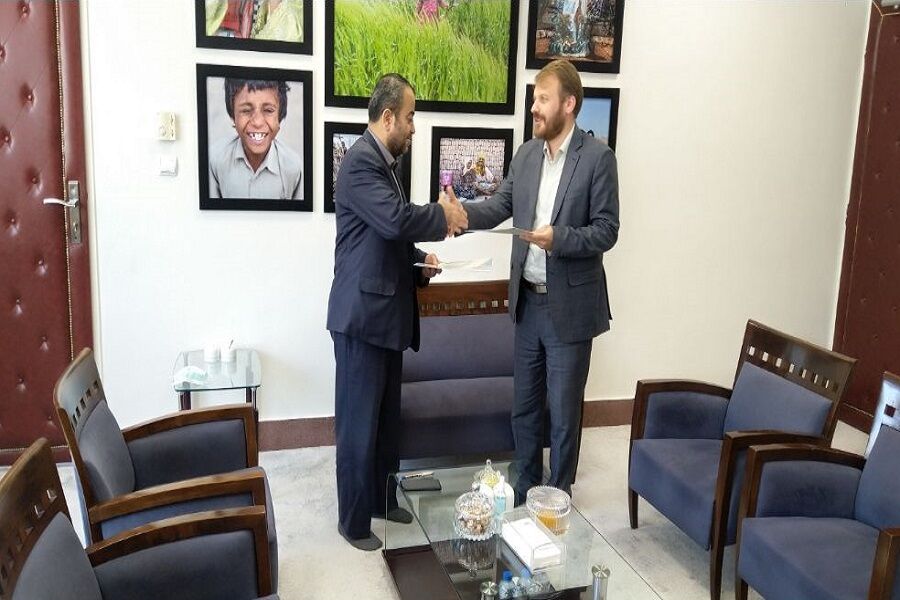 استانداری خراسان جنوبی و بنیاد علوی تفاهمنامه امضا کردند استانداری خراسان جنوبی و بنیاد علوی تفاهمنامه امضا کردند