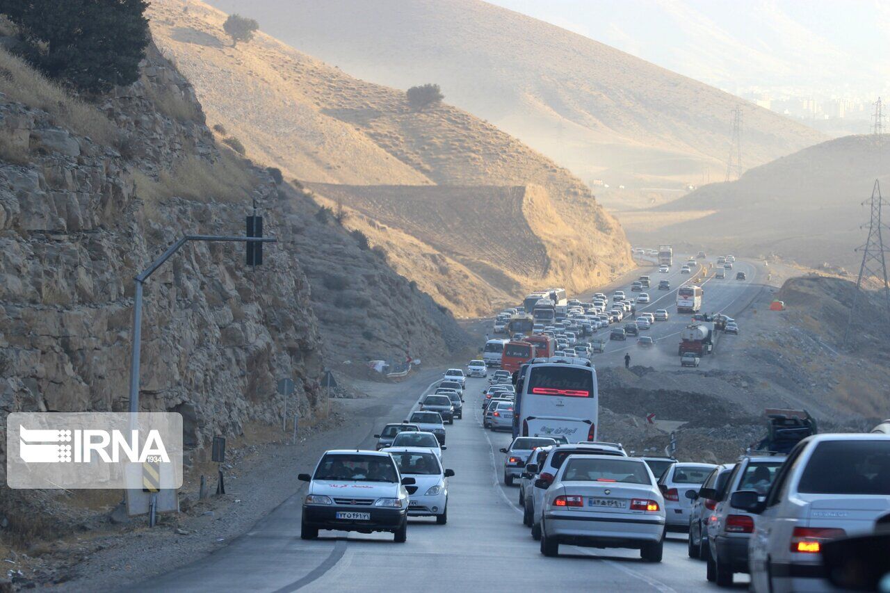 نماینده مجلس: وزارت راه و شهرسازی برای حل مشکل جاده‌های روستایی مهریز اقدام کند 