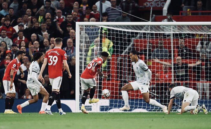 عقده گشایی منچستریونایتد مقابل لیورپول به سبک تنهاخ / مشکل فقط رونالدو بود! 3