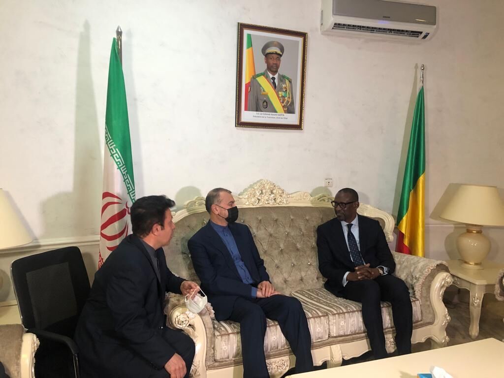 Le ministre iranien des Affaires étrangères en visite au Mali 