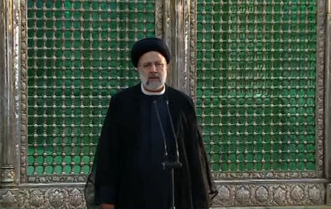 رییس جمهور: نگاه امام (ره) به مردم تشریفاتی نبود / از عدالت تخطی نشود