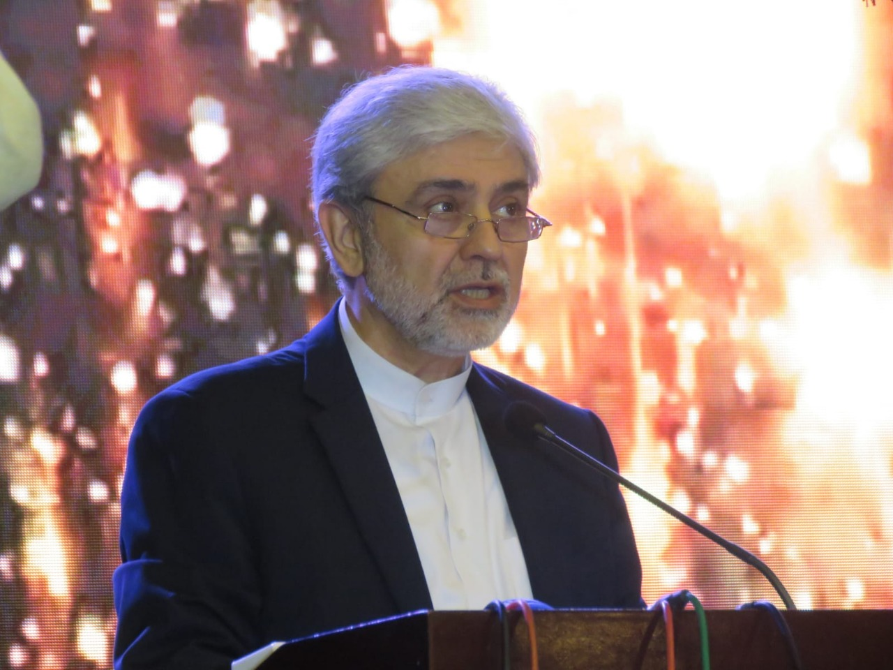 معاون وزیر کار: شرکتهای ایرانی آماده انتقال تجارب خود به کشورهای همسایه هستند 