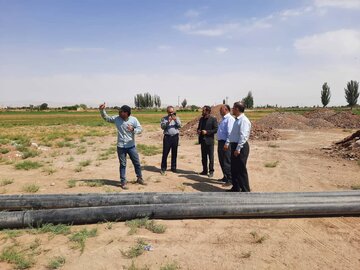 کشاورزان روستای امزاجرد همدان ۱۹ حلقه چاه آب را در اختیار دولت قرار دادند 