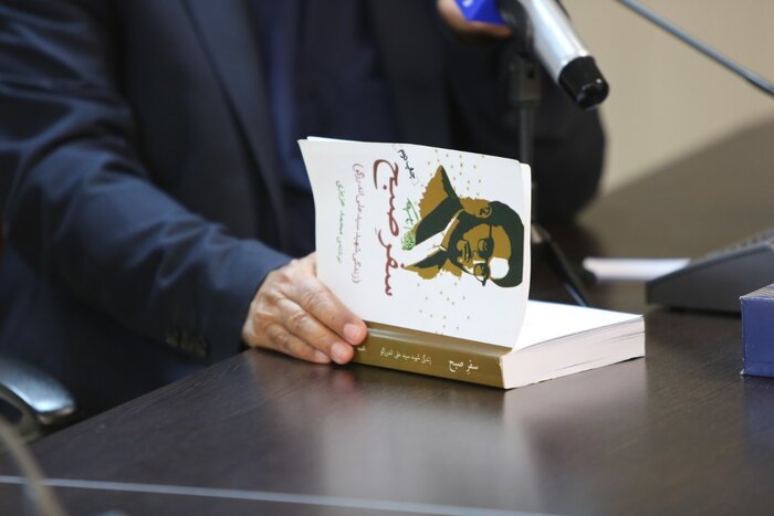 نگارش کتاب زندگی شهید اندرزگو سفارش هیچ ارگانی نیست/ دشمنان کمر به همت تحریف و تخریب تاریخنگاری انقلاب بستهاند