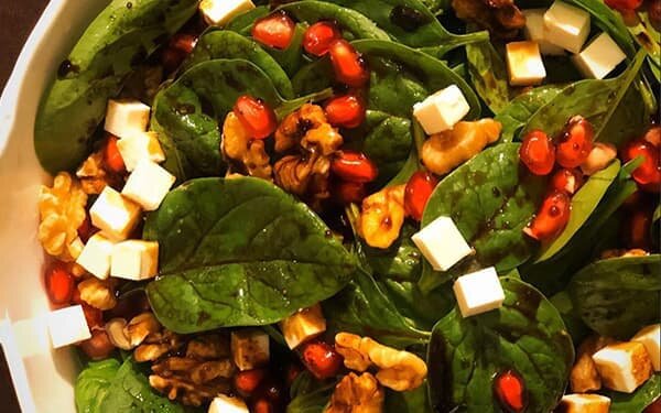 طرز تهیه سالاد اسفناج مجلسی با طعم بسیار عالی