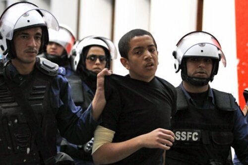 سلطات سجن جو في البحرين تنقل 15 معتقل رأي لجهة مجهولة