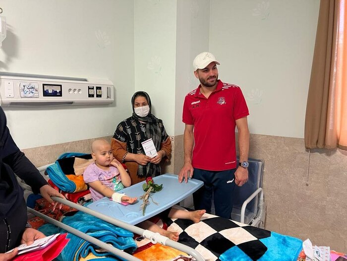 فوتبال زیباییهاش را به رخ میکشد؛ اقدام زیبای دروازهبان اسبق تیم ملی + عکس