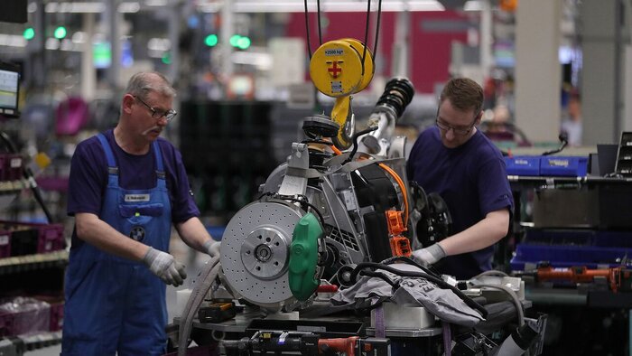 از آمادگی برای اجرای سند همکاری ۲۵ ساله ایران و چین تا انجام نخستین نقل وانتقال روبل و ریال بین ایران و روسیه