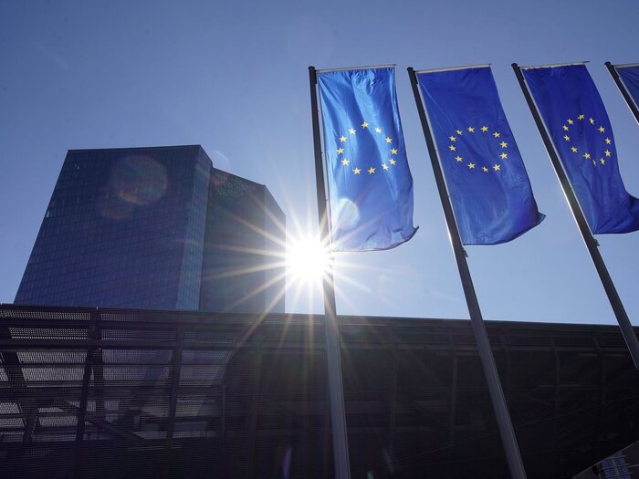 از آمادگی برای اجرای سند همکاری ۲۵ ساله ایران و چین تا انجام نخستین نقل وانتقال روبل و ریال بین ایران و روسیه