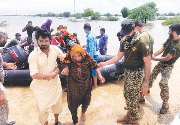 ایرانی ہلال احمر تنظيم کی پاکستان میں سیلاب کے متاثرین کی مدد کیلئے تیار