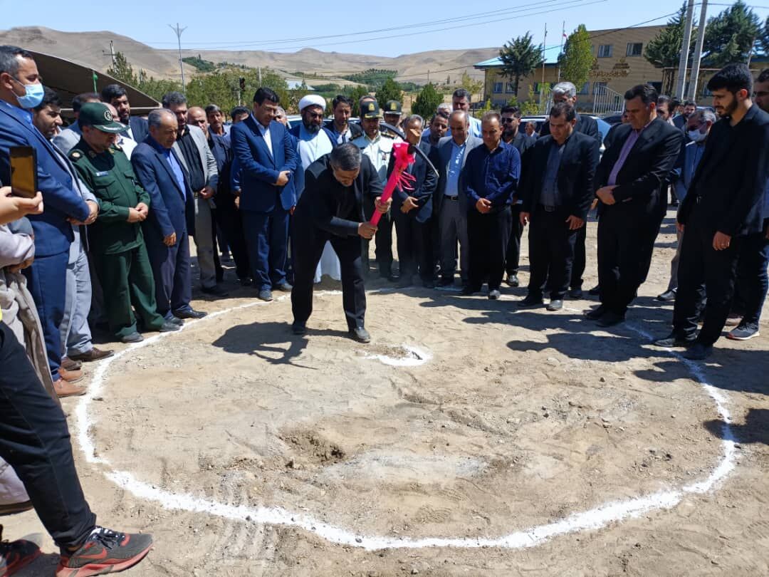 کلنگ احداث ۲۱ پروژه عمرانی در شهرستان انگوت بر زمین زده شد