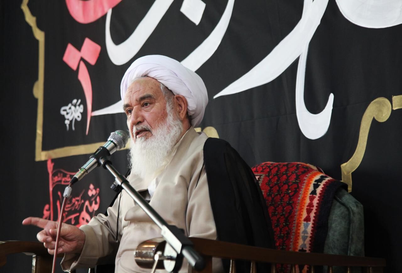 امام جمعه کرمانشاه: مردم ایران امروز پای اسلام، کشور و نظام خود ایستادهاند امام جمعه کرمانشاه: مردم ایران امروز پای اسلام، کشور و نظام خود ایستادهاند