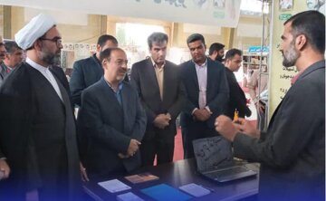 نمایشگاه دستاوردهای دولت در مهریز افتتاح شد