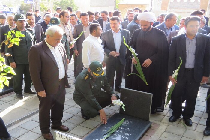 فرماندار مهاباد: مدیران دستگاههای اجرایی روحیه جهادی شهدا را الگوی خود قرار دهند