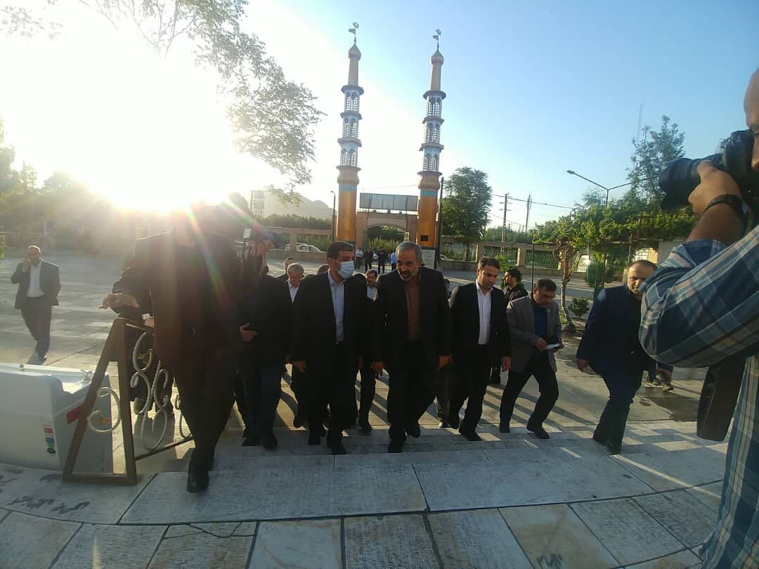 وزیر گردشکری  از آستان شیخ صدوق در شهر ری بازدید کرد  وزیر گردشکری  از آستان شیخ صدوق در شهر ری بازدید کرد