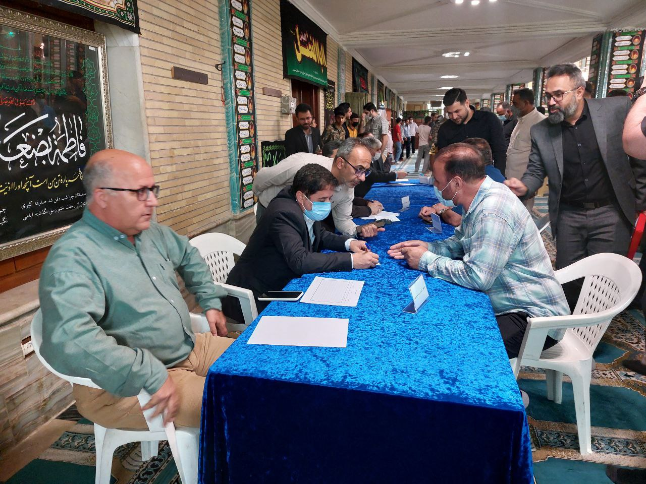 حاشیههای جالب نماز جمعه در استانها / میز خدمت در مصلاها و حضور پرشور مردم و مسوولان