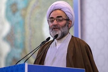 امام‌جمعه رشت: آثار فرهنگی منفی افزایش قیمت‌ها مورد توجه قرار بگیرد