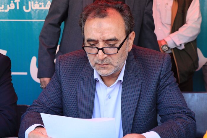 میز خدمت با حضور معاون رییس جمهور در مصلی کرج برپا شد + فیلم