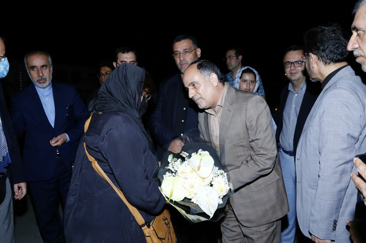 شالویی: ابتهاج از ستارگان ادب فارسی است شالویی: ابتهاج از ستارگان ادب فارسی است