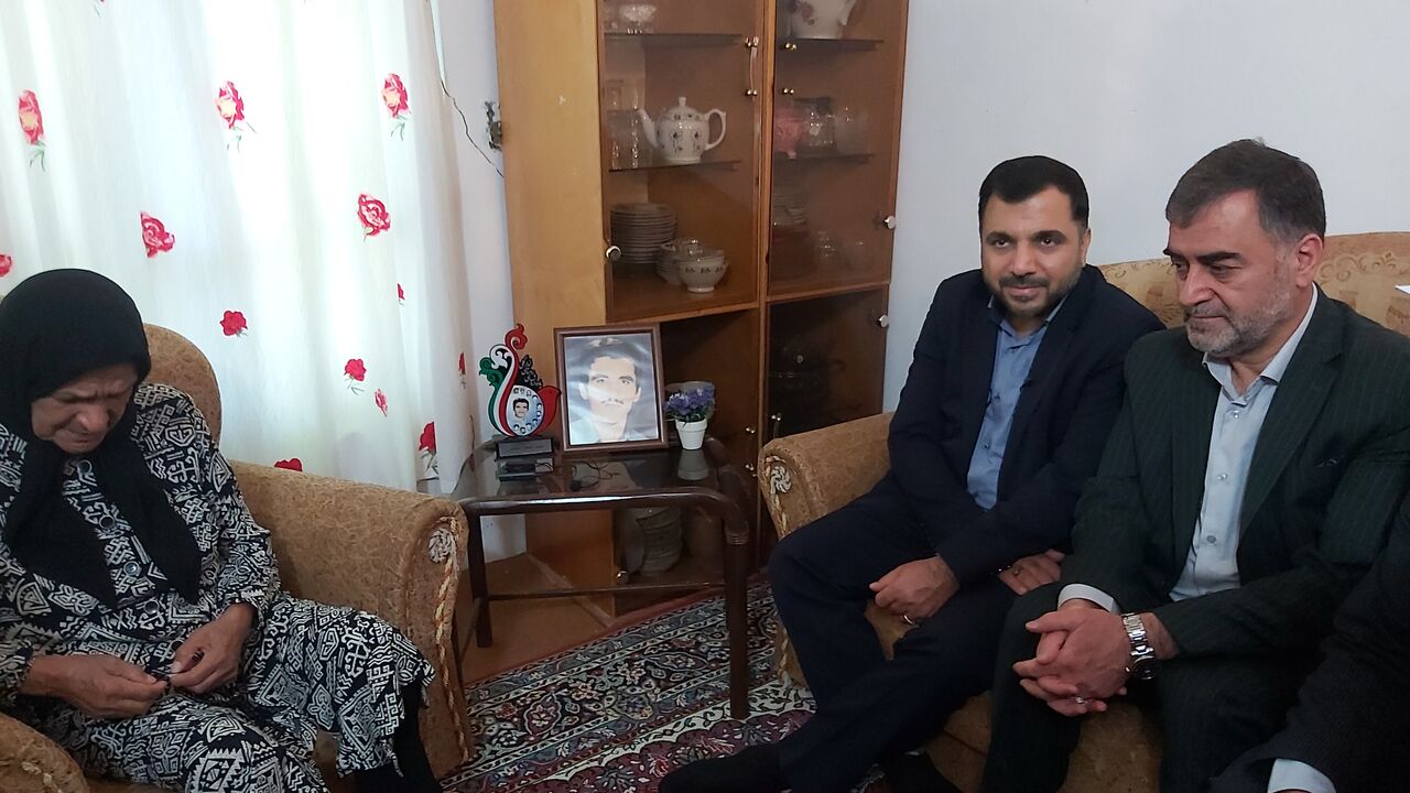 زارعپور: دولت سیزدهم به دنبال گرهگشایی از مشکلات ایثارگران و خانواده شهدا است