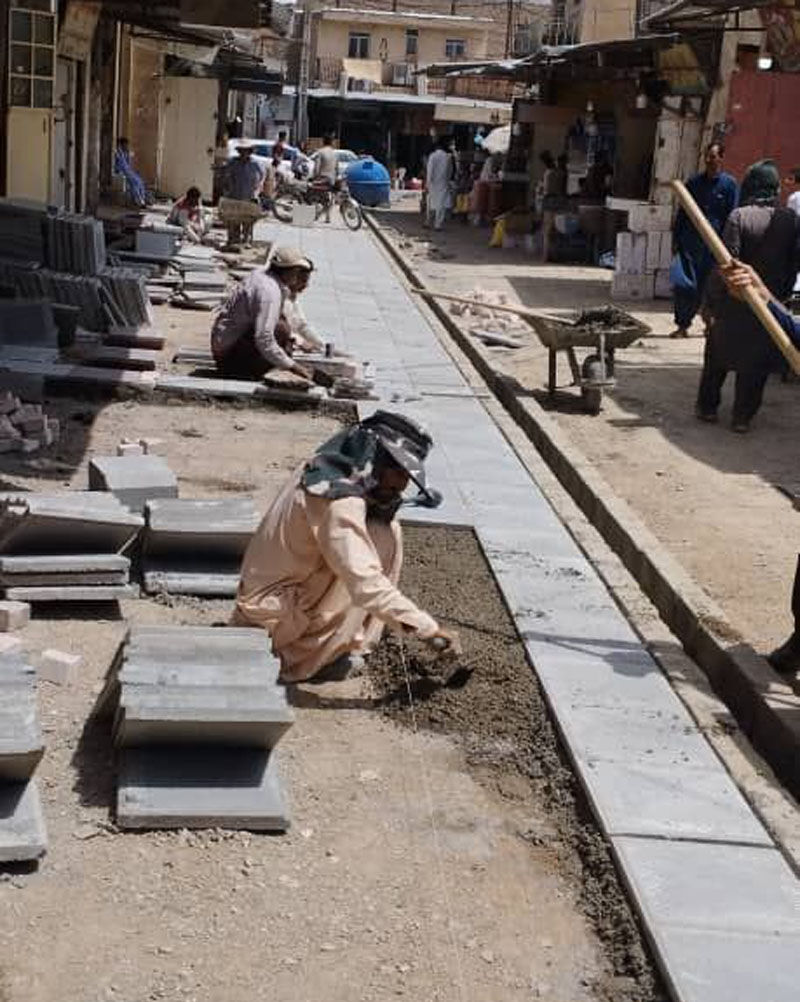 فیلم/ عملیات بهسازی آبنماها، نورپردازی و پیاده روسازی زاهدان