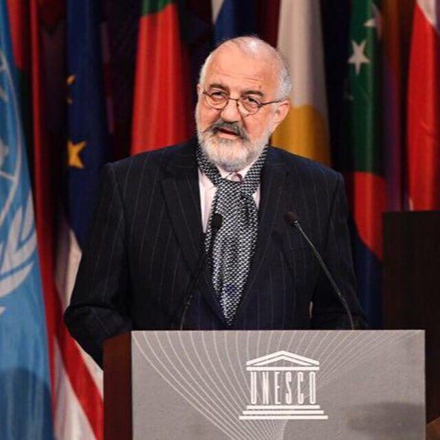  سایه میراث دار ۵ شاعر برتر تاریخ است