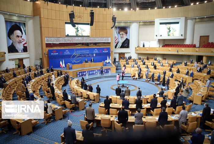 ارسال فهرست نهایی نامزدها به فیفا و AFC/ غیبت «کاوه رضایی» در تمرین استقلال؛ پای پرسپولیس در میان است؟