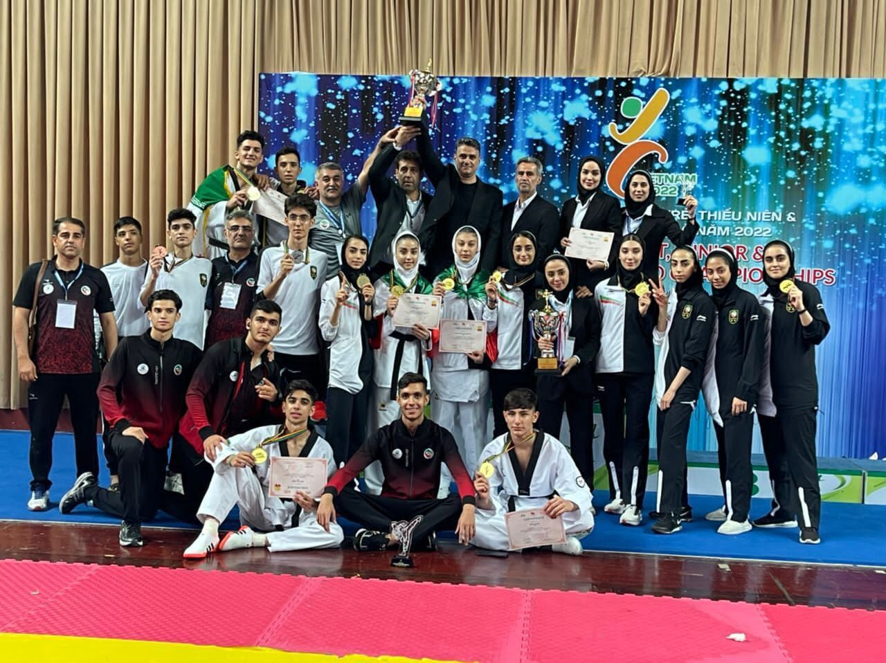 ایرانی نوجوانوں کی تائیکوانڈو ٹیم کی ایشین چیمپئن شپ مقابلوں میں فتح