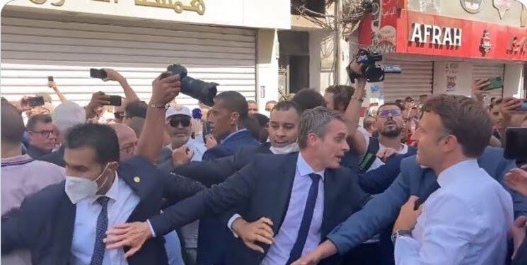 Le peuple algérien proteste contre la présence de Macron dans leur pays