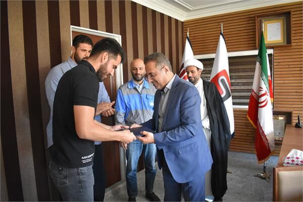 ورزشکار کرمانشاهی دارنده ۲ مدال مسابقات جهانی شرکتهای جهان تجلیل شد ورزشکار کرمانشاهی دارنده ۲ مدال مسابقات جهانی شرکتهای جهان تجلیل شد