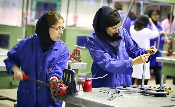 وقتی دولت بکارگیری نخبگان را از خود شروع میکند