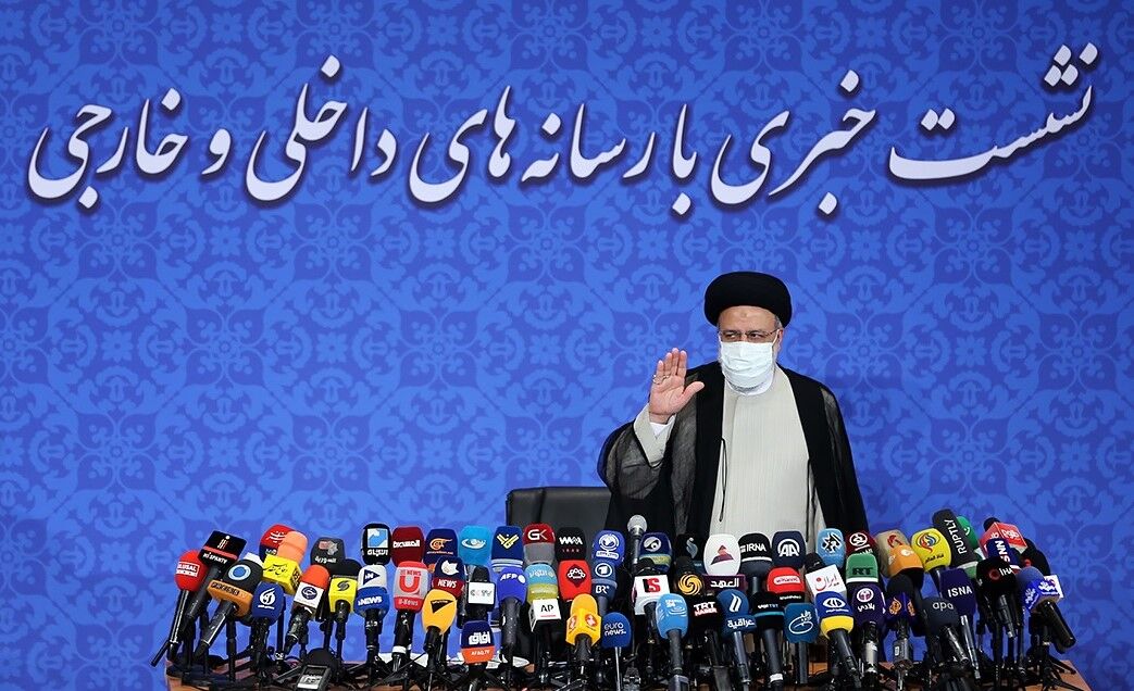 مدیریت میدانی با مدیریت کارتابلی متفاوت است / به اطلاع رسانی به موقع درباره مذاکرات معتقدم