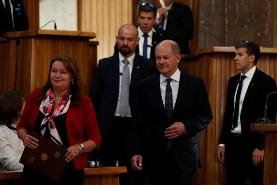 تداوم حمایت آلمان از کییف/ شولتس: تسلیحات پیشرفته به اوکراین ارسال میکنیم تداوم حمایت آلمان از کییف/ شولتس: تسلیحات پیشرفته به اوکراین ارسال میکنیم