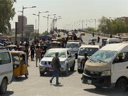 آغاز خروج حامیان صدر از منطقه سبز بغداد/ مقررات منع آمد و شد لغو شد