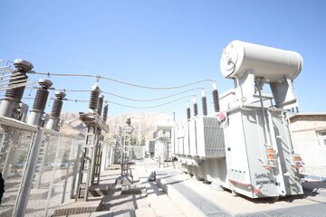 معاون وزیر صمت: با احداث ۹۳ پست جدید ۴ هزار مگاوات برق صنایع تامین می‌شود