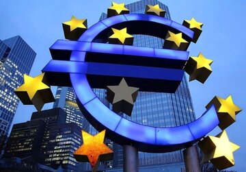 کاهش ارزش یورو در برابر دلار/ تحلیلگران: روند نزولی همچنان ادامه دارد