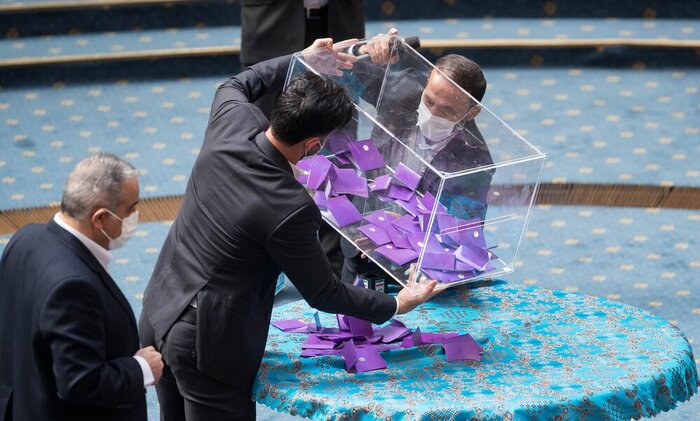 نسخه پیشکسوتان برای موسیمانه و باقری در روز بازخوانی خداحافظی غول کوبایی