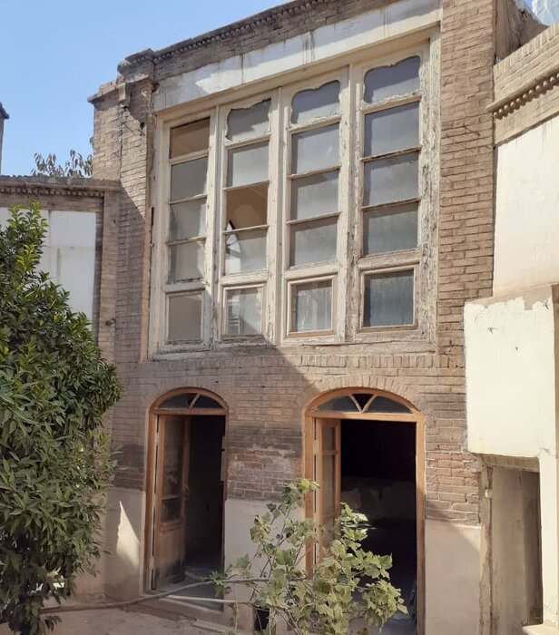 خانه پدری جلال میوهفروشی نیست، اما مخروبه است + فیلم