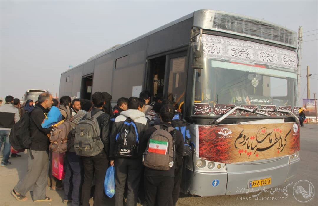۵۰ دستگاه اتوبوس برای انتقال زایران اربعین به شلمچه عراق اعزام شد