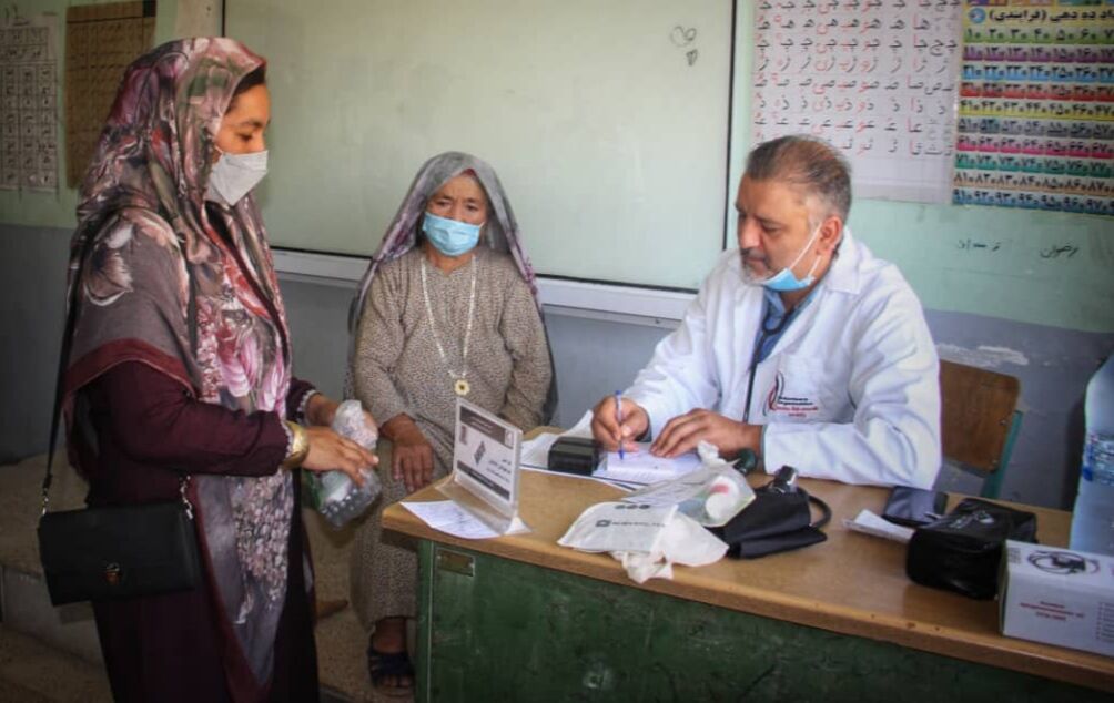 پزشکان کاروان سلامت، بیماران روستای مرزی گنبدکاووس را ویزیت کردند پزشکان کاروان سلامت، بیماران روستای مرزی گنبدکاووس را ویزیت کردند