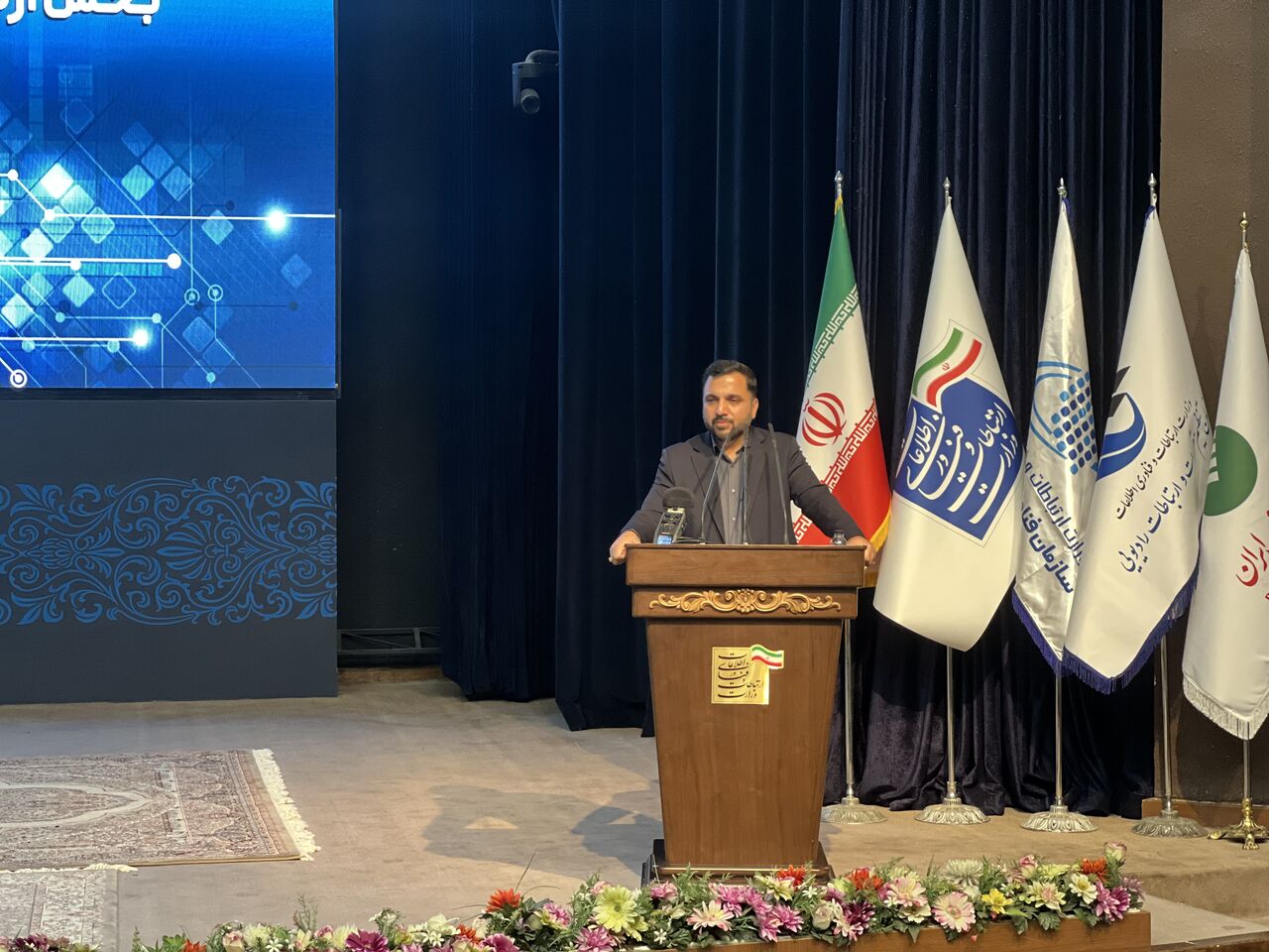 گزارش دولت قبل درباره توسعه اینترنت در ۹۰ درصد روستاهای بالای ۲۰ خانوار خلاف واقع بود/سرکوب تعرفهای مانع توسعه اینترنت شد گزارش دولت قبل درباره توسعه اینترنت در ۹۰ درصد روستاهای بالای ۲۰ خانوار خلاف واقع بود/سرکوب تعرفهای مانع توسعه اینترنت شد