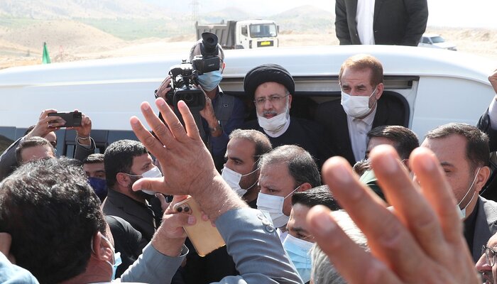 از اعتراف یک فعال سیاسی تا دیدگاه نخبگان لارستانی: خوبیهای دولت را باید دید