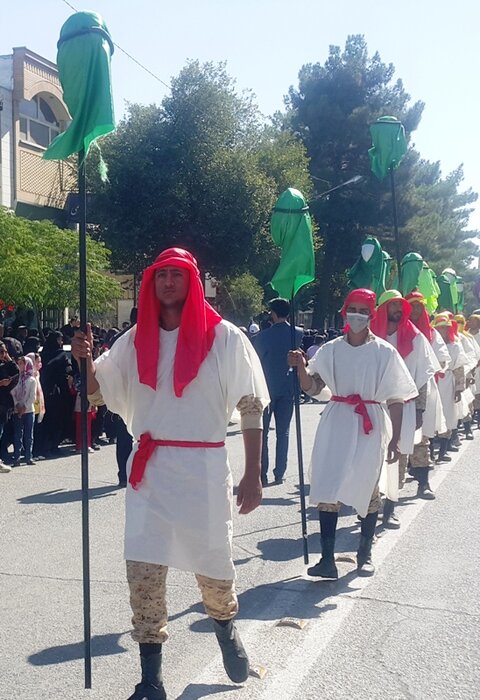 آیین مذهبی حرکت کاروان اسرای کربلا در تربتحیدریه شبیه سازی شد 2