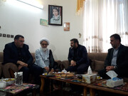 وزیر فرهنگ با خانواده روحانی شهید ولی نژاد در ساری دیدار کرد