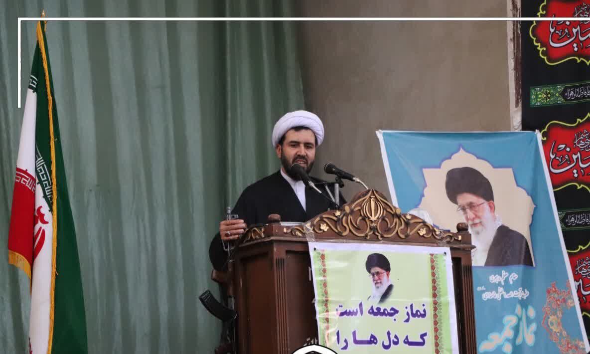 امام جمعه ملایر: دولت در تلاشی جهادی برای تحقق وعده‌ها و خدمت به مردم است