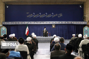 Devrim Lideri Ayetullah Hamanei'nin Dünya Ehlibeyt Kurultayı Toplantısına katılanları kabulünden fotoğraflar