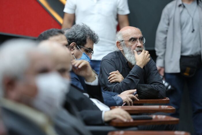 کاظمیدینان، مردی مثبتنگر و چند ساحتی