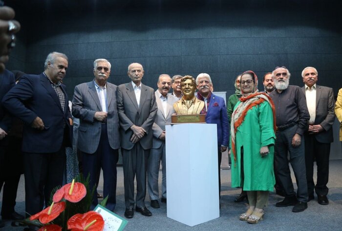 کاظمیدینان، مردی مثبتنگر و چند ساحتی