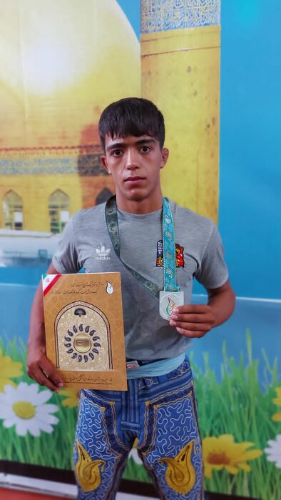 قم بر سکوی دومی ورزش باستانی ایران ایستاد