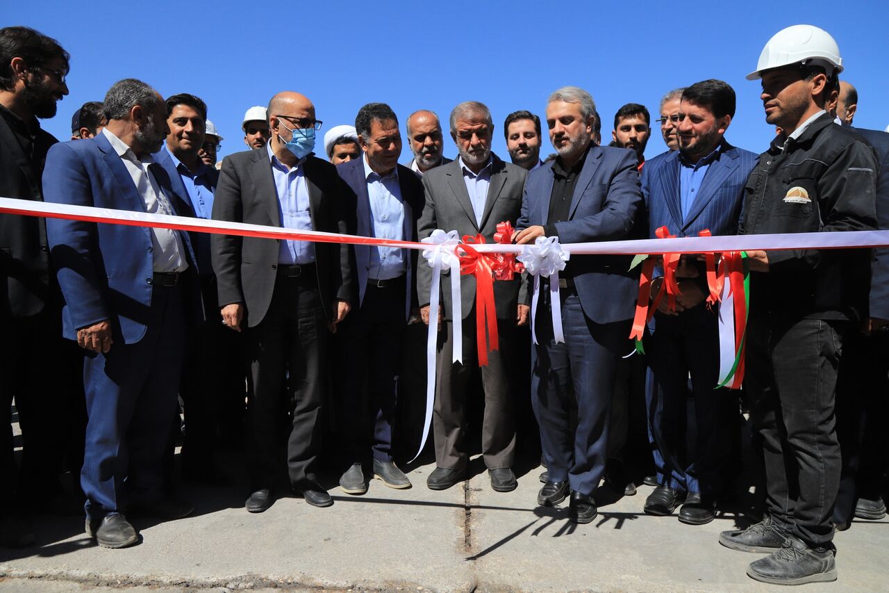 واحد اکتشاف و استخراج کنسانتره آهن با حضور وزیر صمت در مروست یزد افتتاح شد
